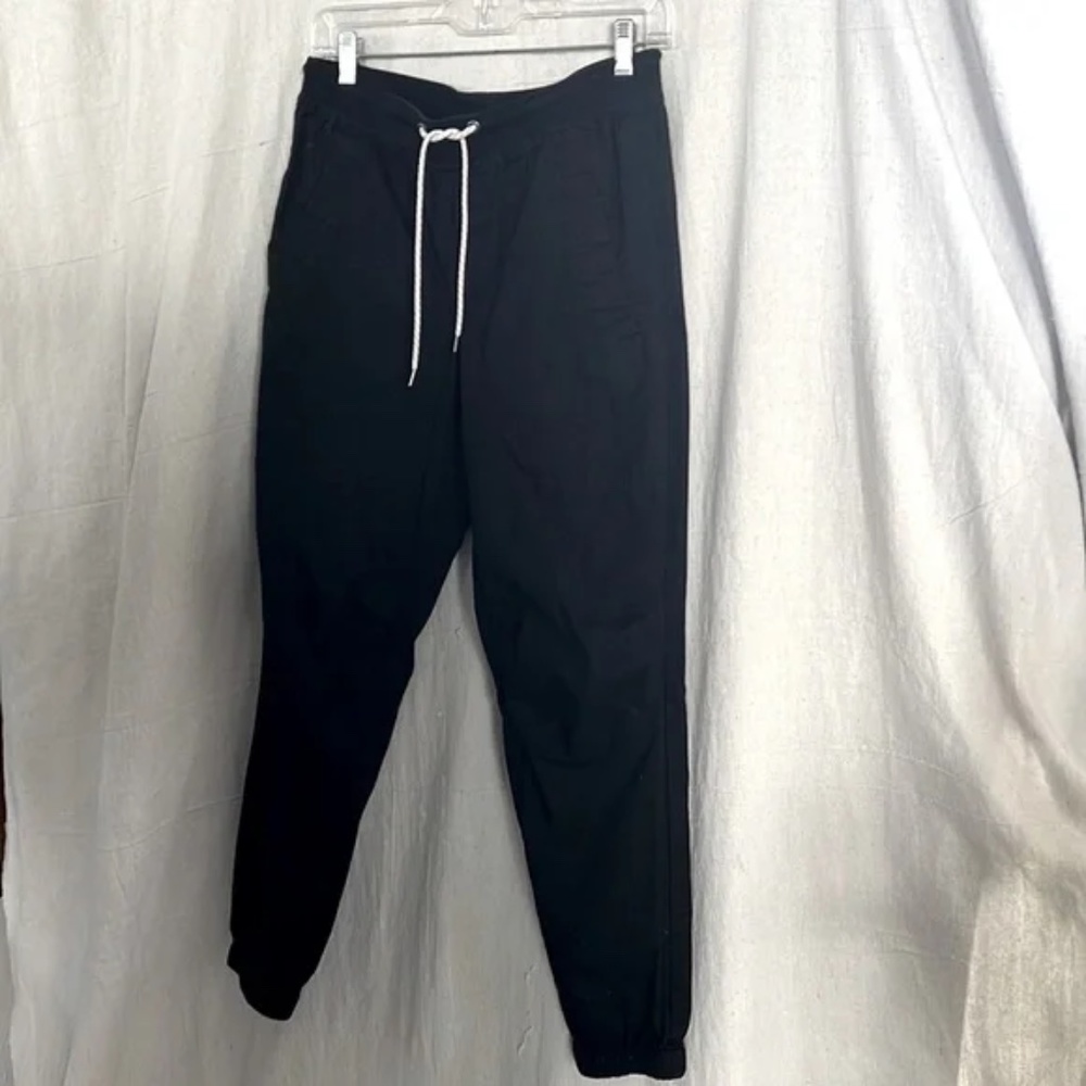 Vuori Ripstop Joggers - WORN ONCE